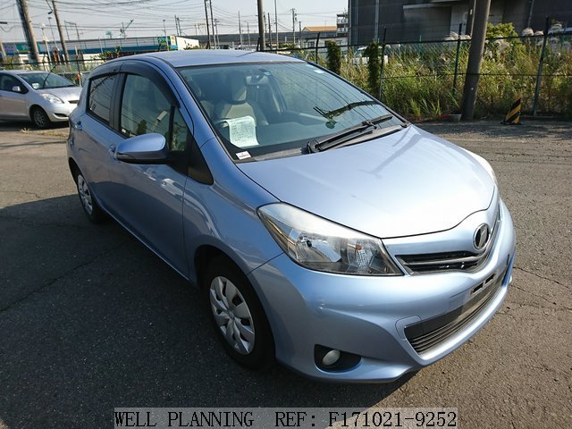 Used TOYOTA Vitz F Hatchback 2012