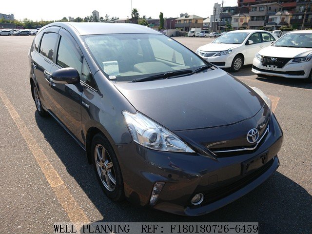 Used TOYOTA Prius α S Hatchback 2011